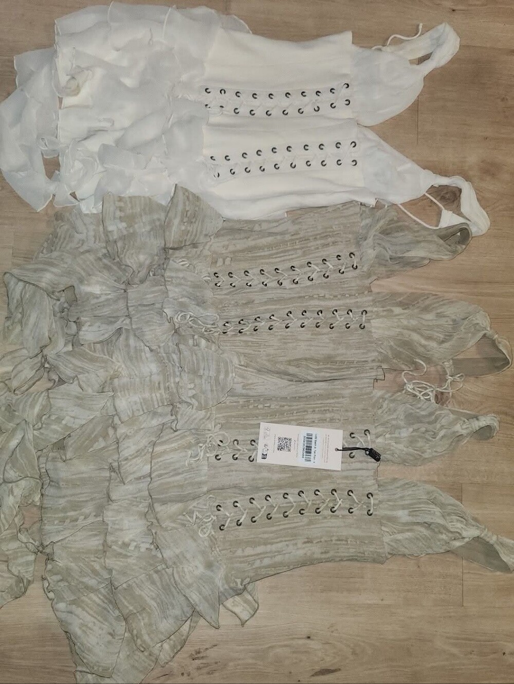 Women’s Ruffled Corset dress — White & Tan